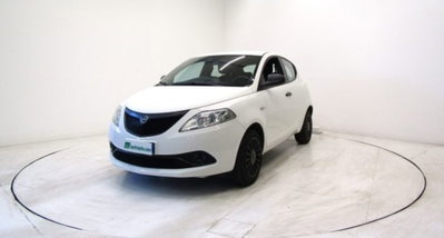 Lancia Ypsilon 1.0 FireFly 5 porte S&S Hybrid Ecochic Silver (3)