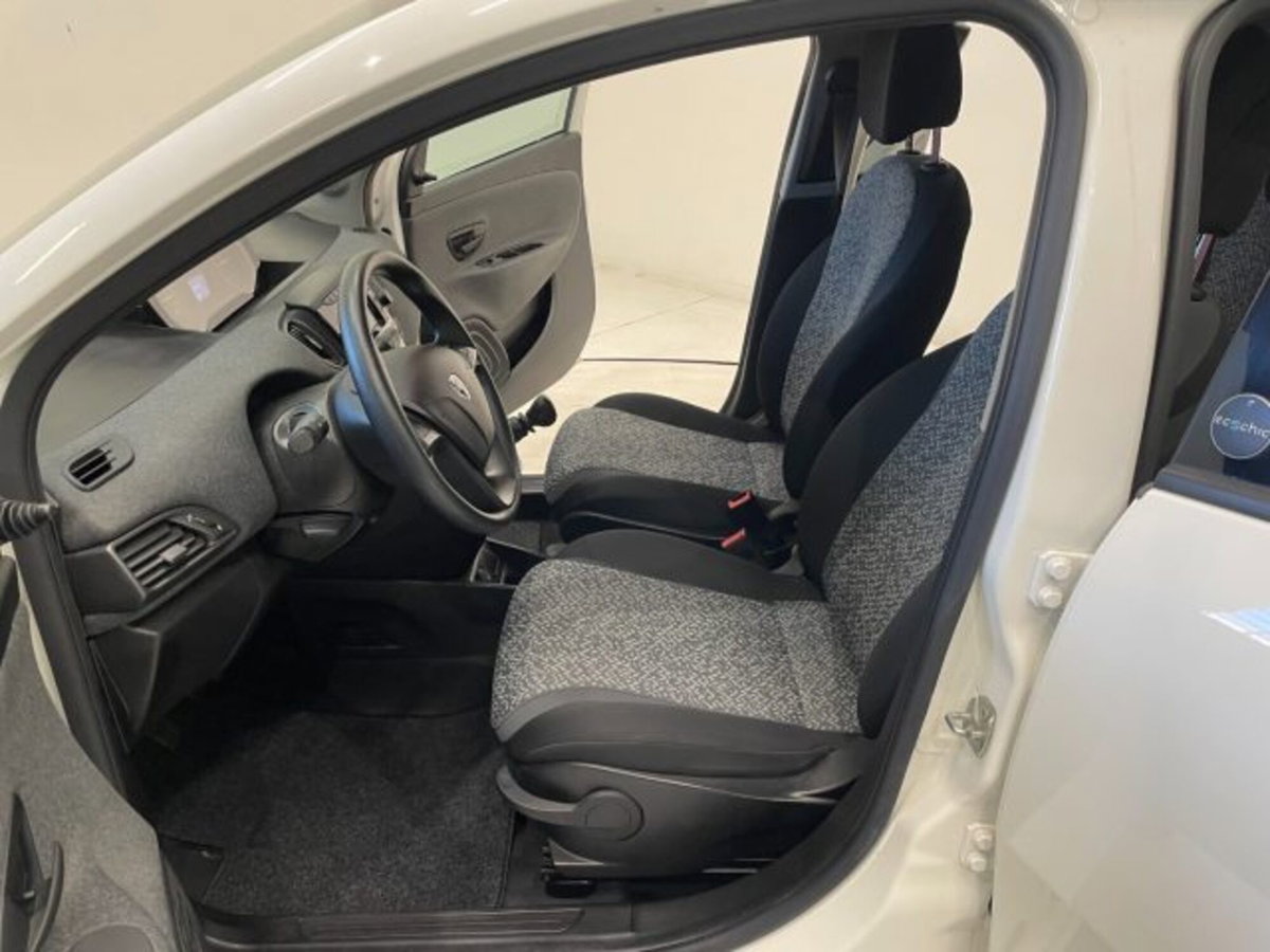 Lancia Ypsilon 1.0 FireFly 5 porte S&S Hybrid Ecochic Silver (6)