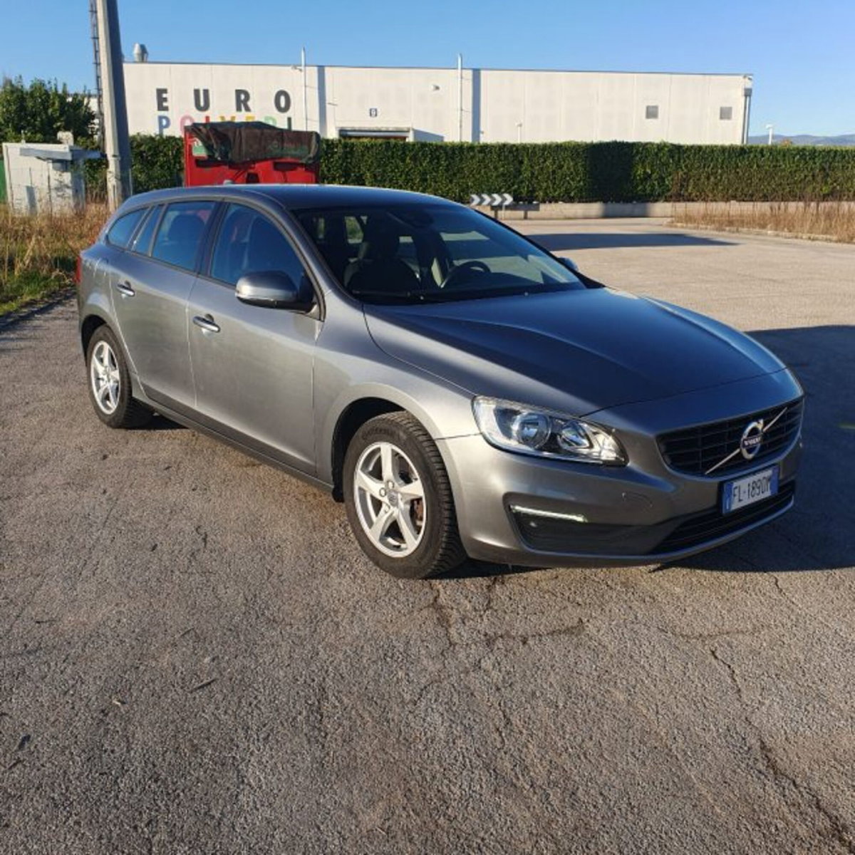 Volvo V60 D2 Geartronic Business (2)