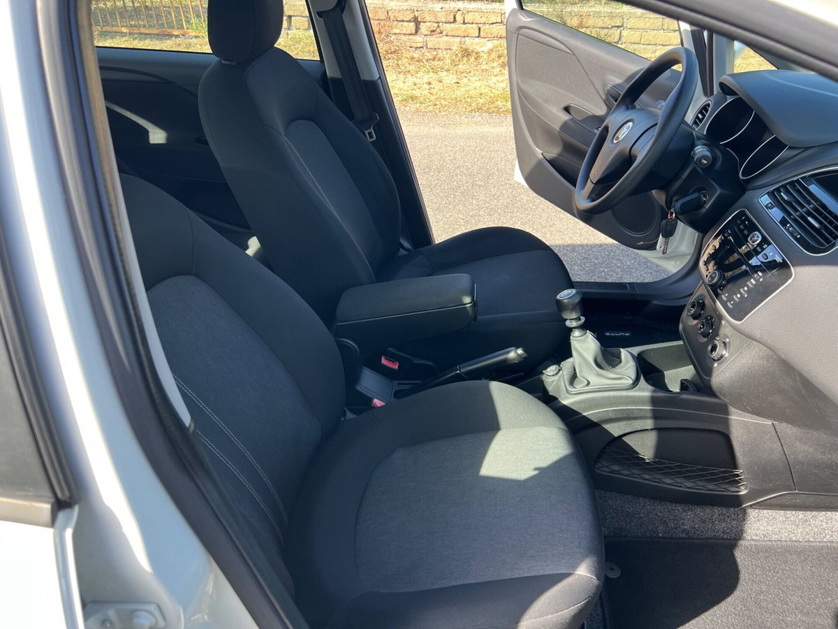 Fiat Punto 1.4 8V 5 porte Natural Power Street (19)