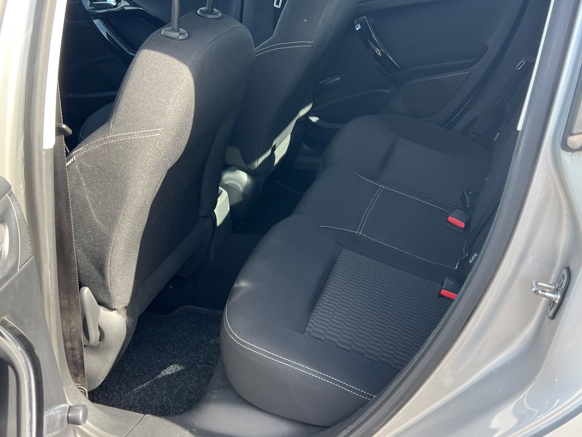 Peugeot 208 82 5 porte Active (12)
