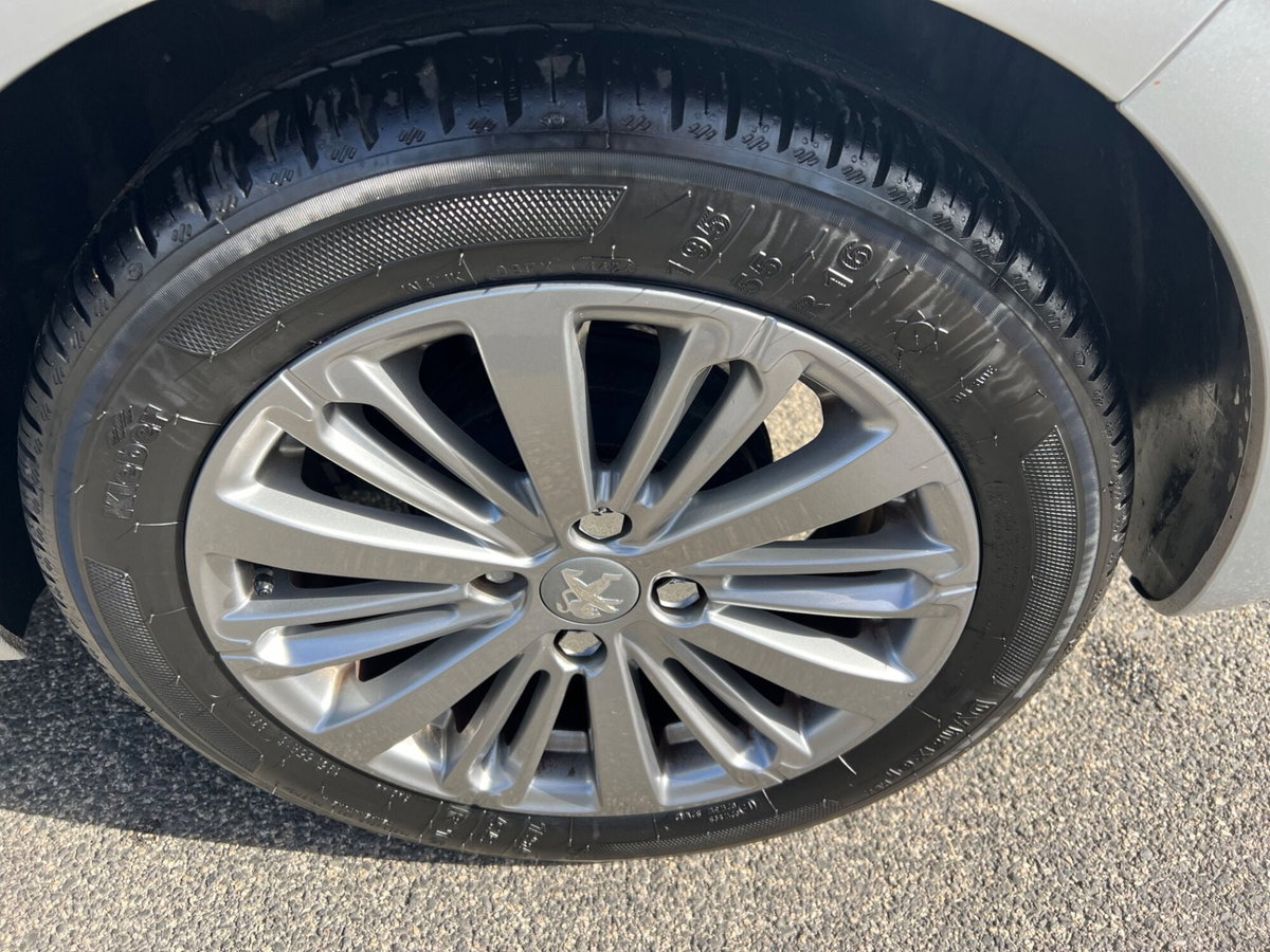 Peugeot 208 82 5 porte Active (8)
