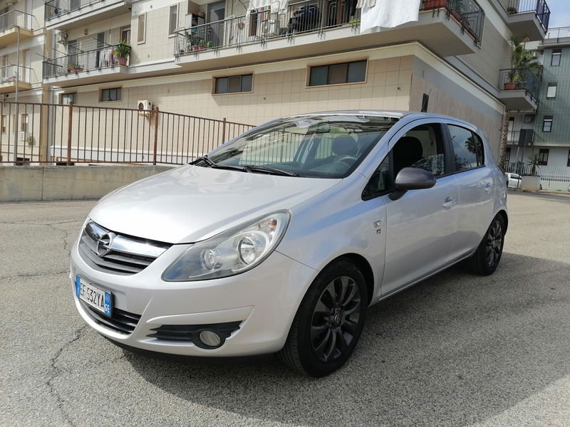 Opel Corsa 1.2 5 porte Cosmo