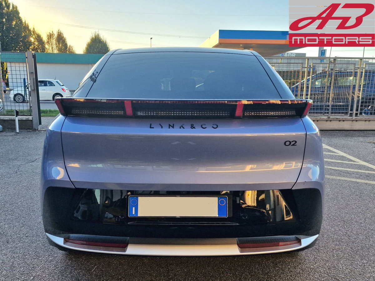 Lynk & Co 02 02 Core (6)