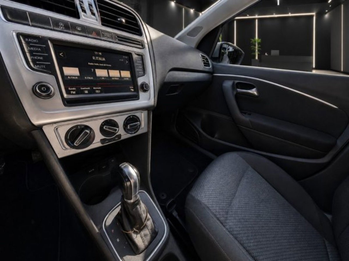 Volkswagen Polo 1.4 TDI 90 CV DSG 5p. Highline BlueMotion Technology (5)