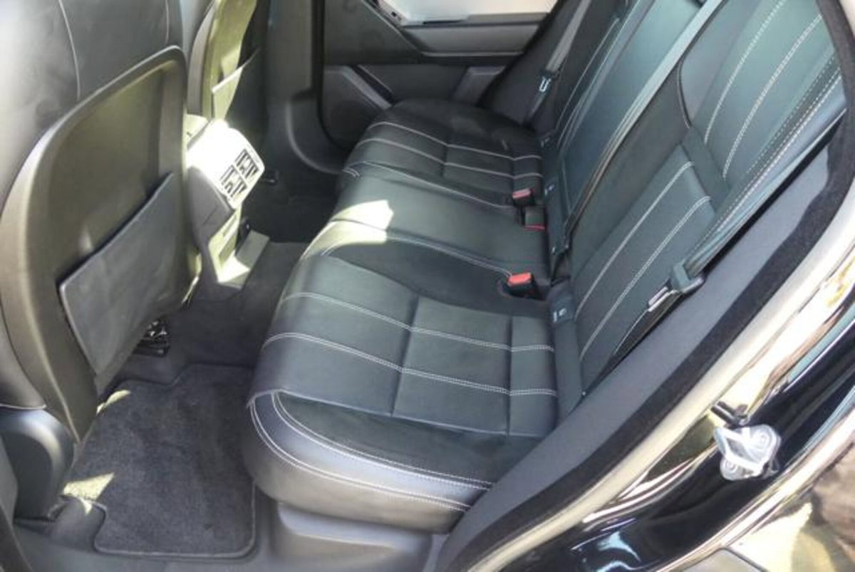 Land Rover Range Rover Velar 2.0D I4 180 CV R-Dynamic SE (20)