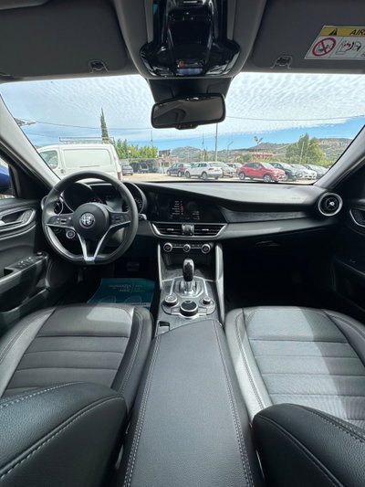 Alfa Romeo Giulia 2.2 Turbodiesel 180 CV AT8 AWD Q4 Executive (4)