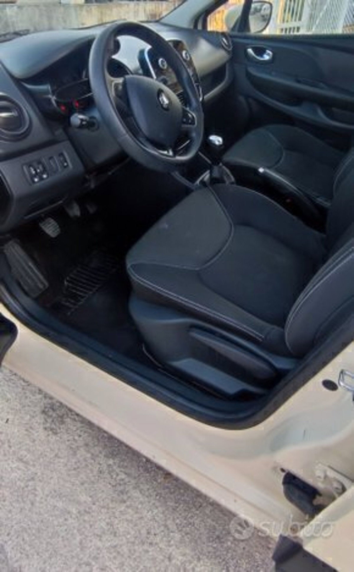 Renault Clio dCi 8V 75CV Start&Stop 5 porte Energy Life (11)