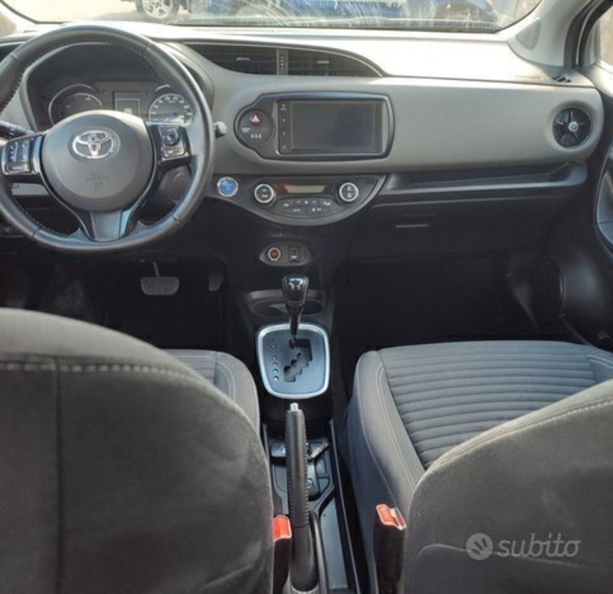 Toyota Yaris 1.5 Hybrid 5 porte Active (10)