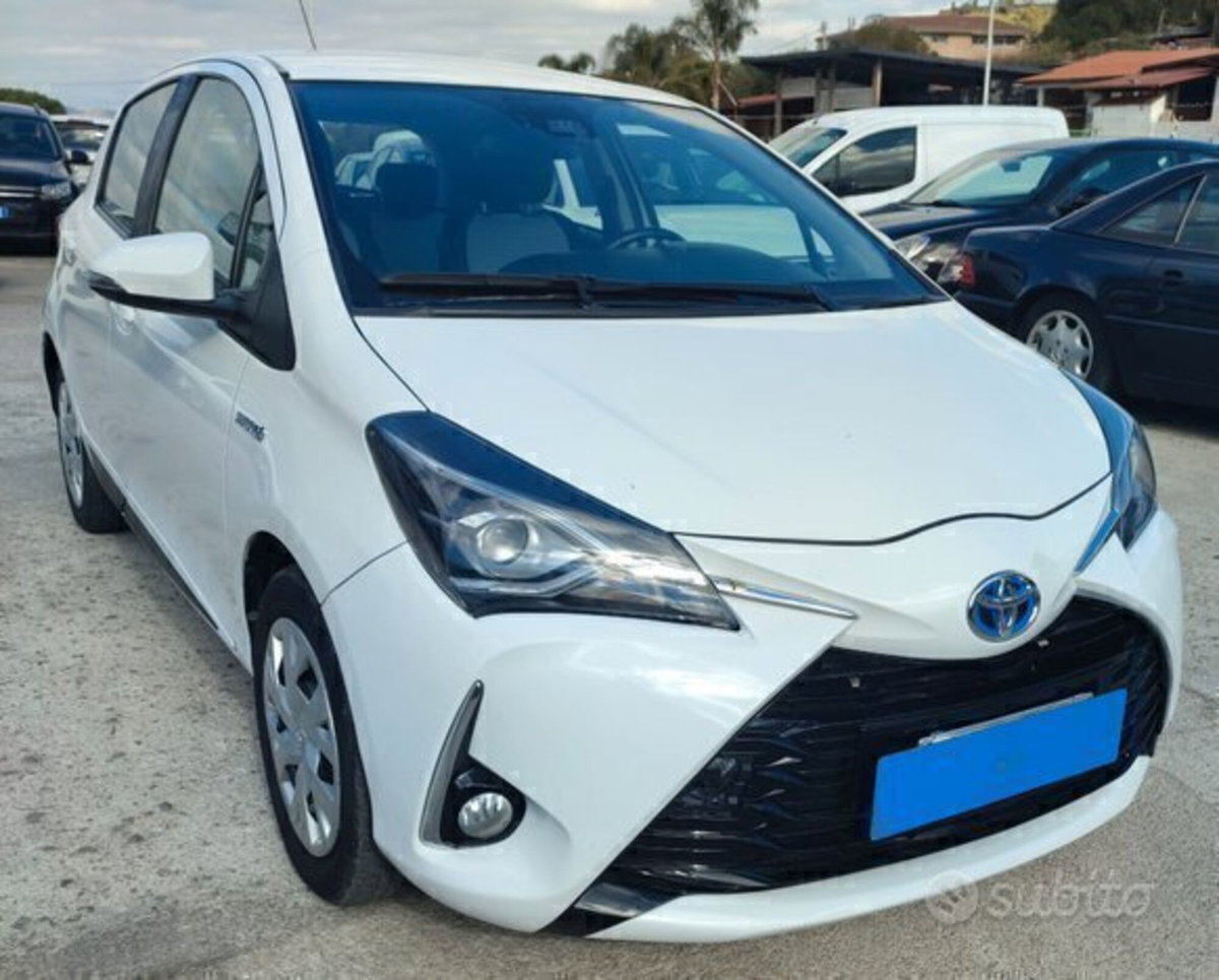 Toyota Yaris 1.5 Hybrid 5 porte Active (3)