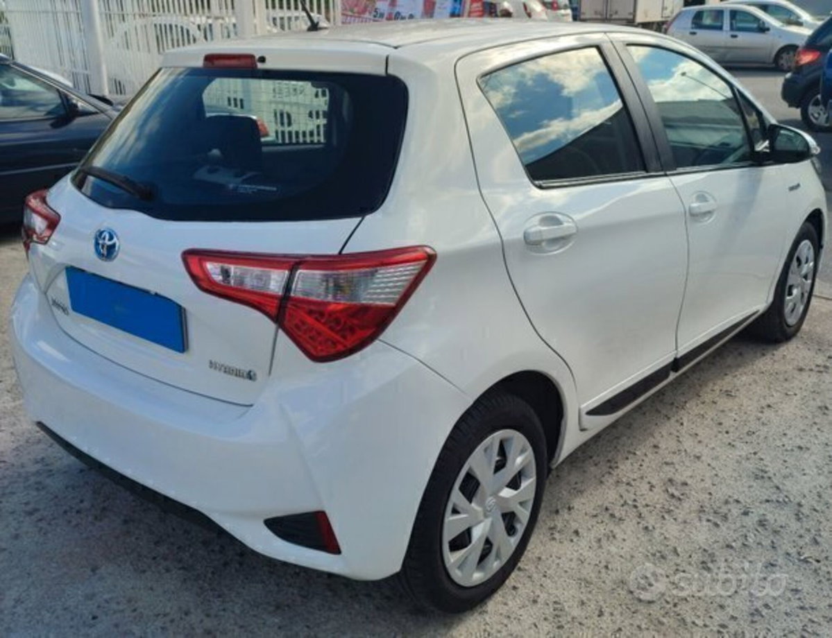 Toyota Yaris 1.5 Hybrid 5 porte Active (5)