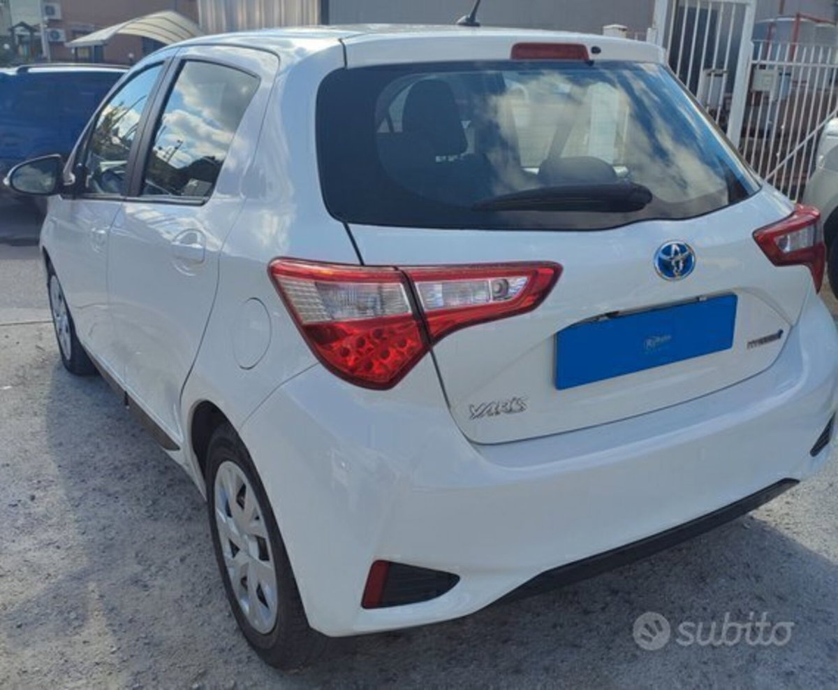 Toyota Yaris 1.5 Hybrid 5 porte Active (6)