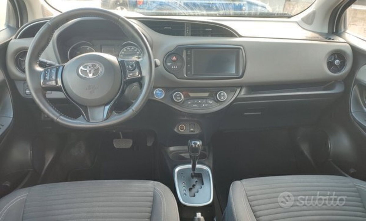 Toyota Yaris 1.5 Hybrid 5 porte Active (9)