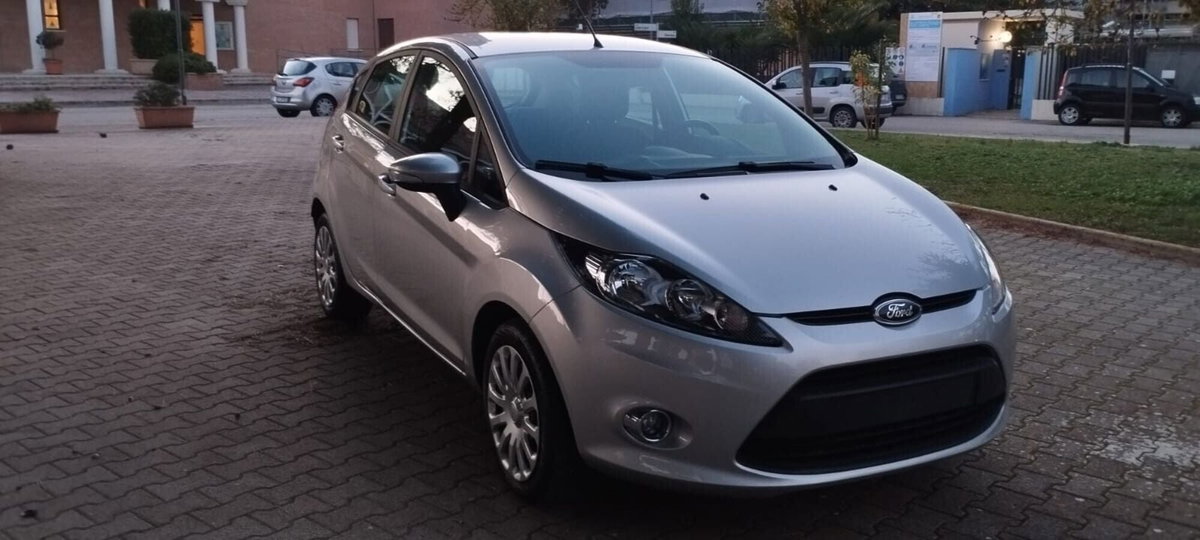 Ford Fiesta 1.2 82 CV 5 porte Titanium (3)