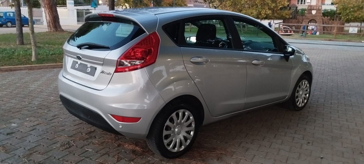 Ford Fiesta 1.2 82 CV 5 porte Titanium (5)