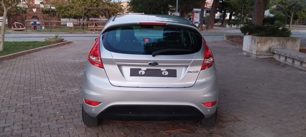 Ford Fiesta 1.2 82 CV 5 porte Titanium (6)