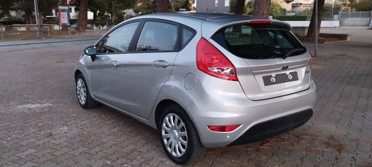 Ford Fiesta 1.2 82 CV 5 porte Titanium (7)