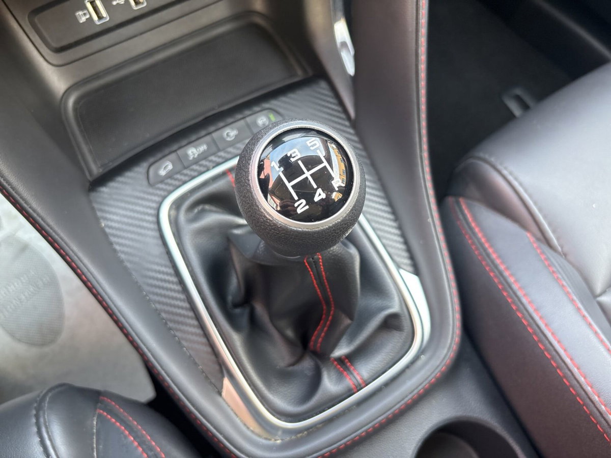 Mg ZS ZS 1.5 Luxury (18)