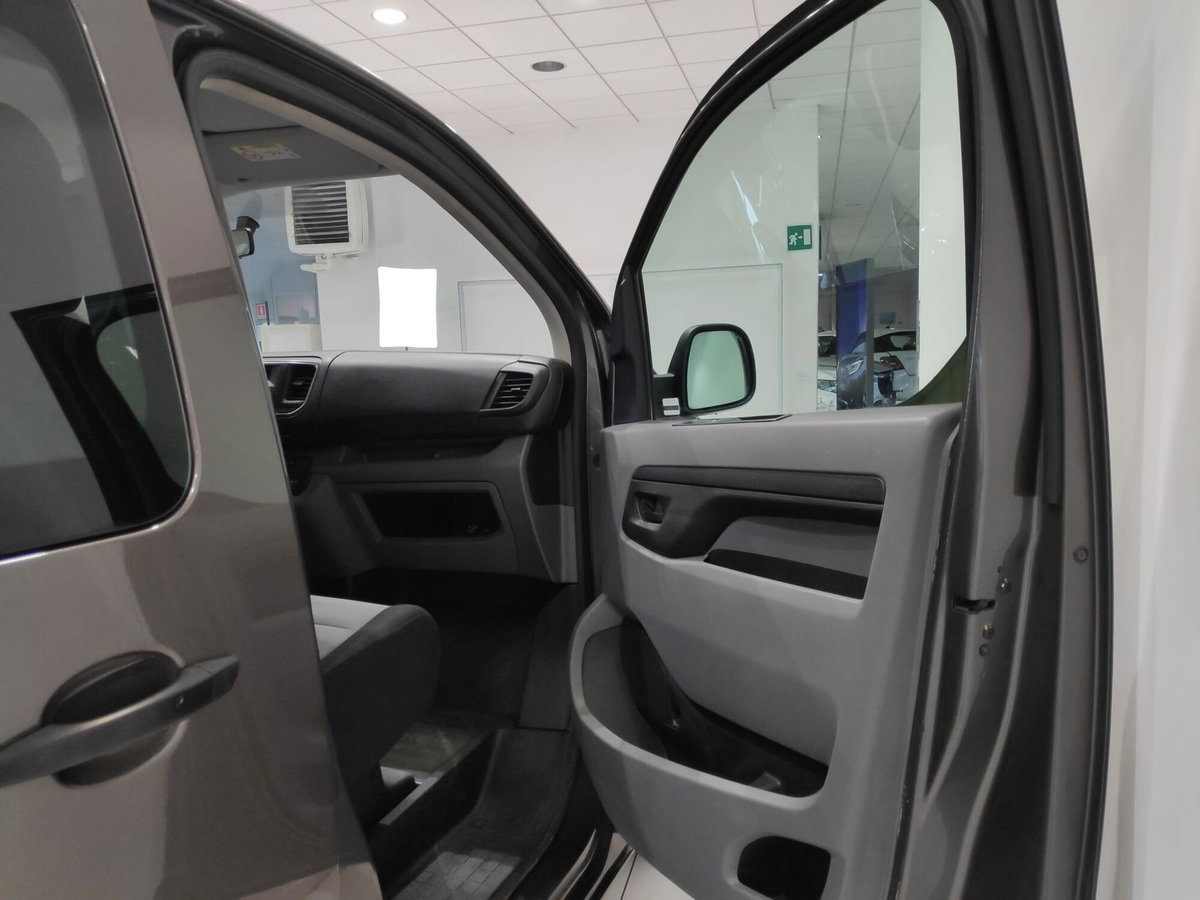 Peugeot Traveller BlueHDi 150 S&S Long Allure (19)