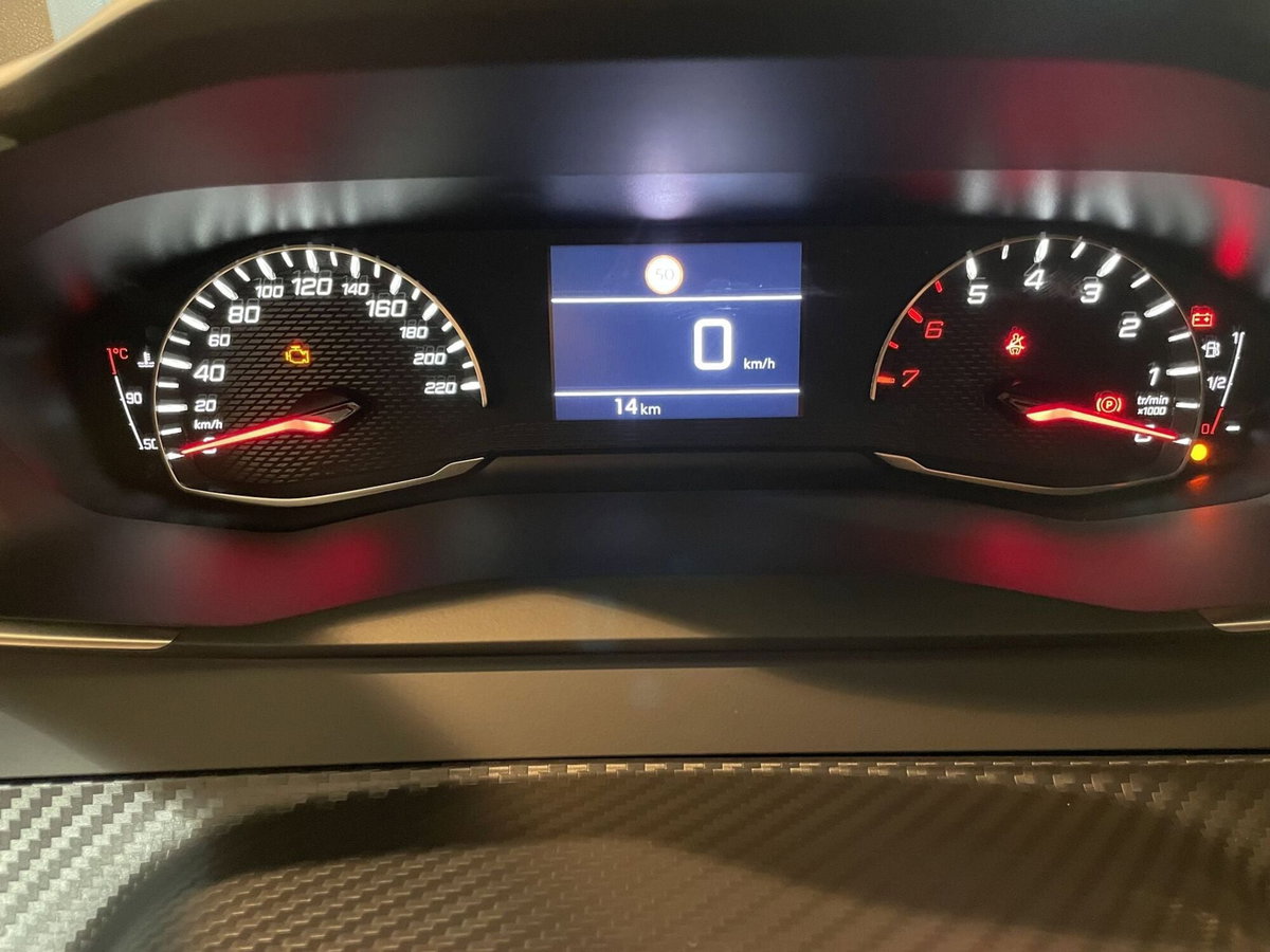 Peugeot 208 PureTech 100 Stop&Start 5 porte GT (5)