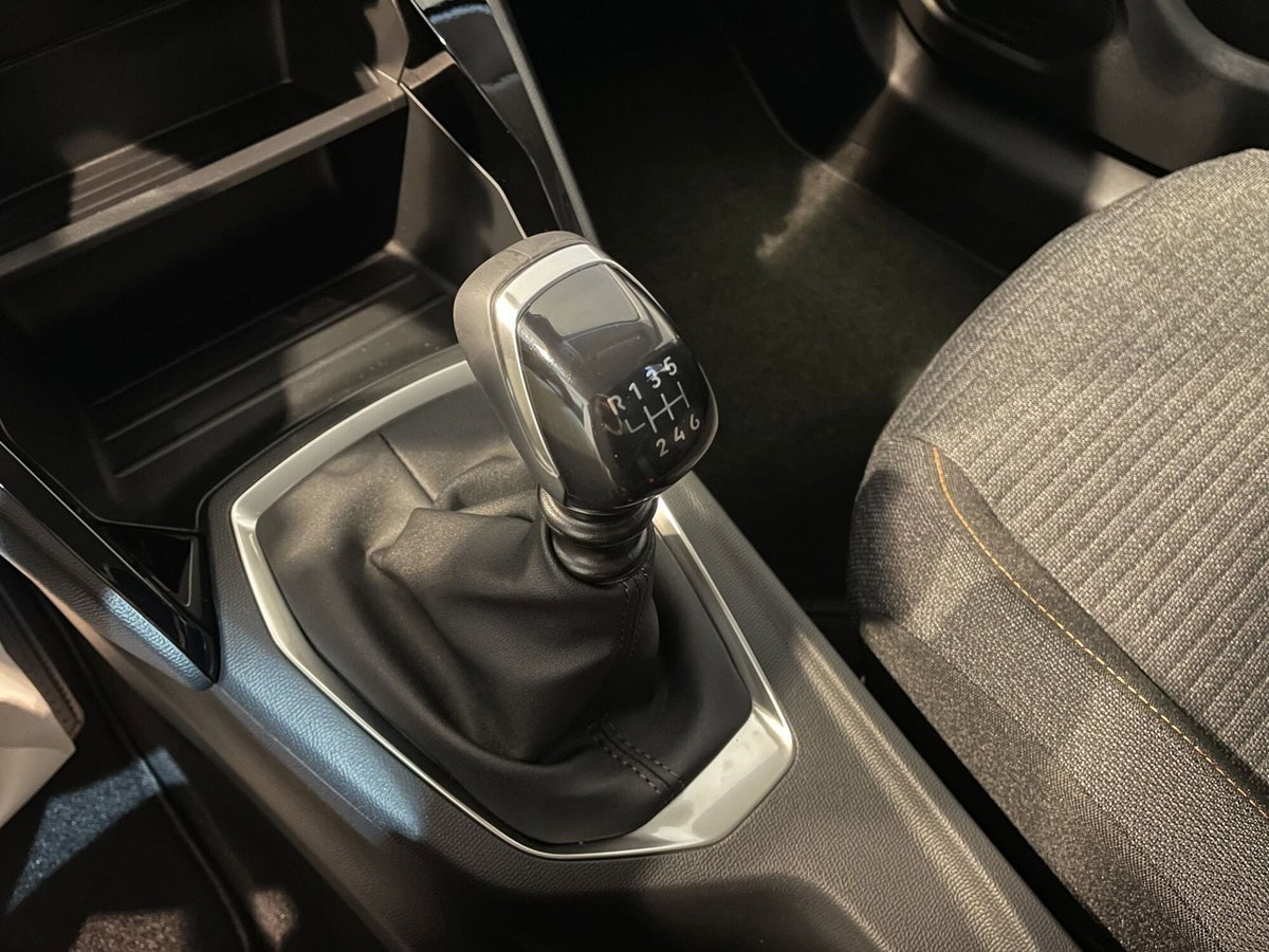 Peugeot 208 PureTech 100 Stop&Start 5 porte GT (7)