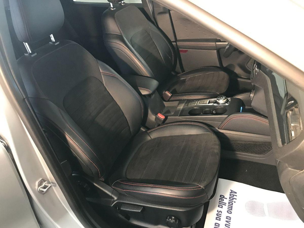 Ford Kuga 1.5 EcoBlue 120 CV aut. 2WD ST-Line X Design (19)