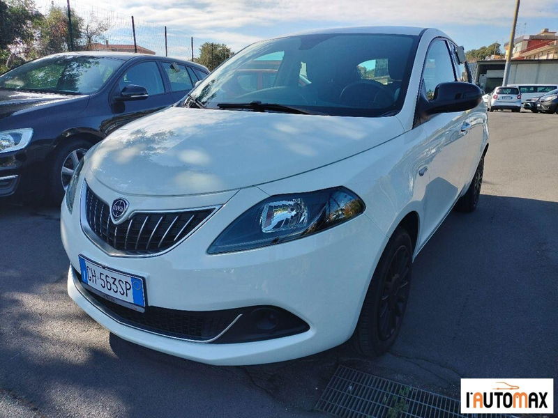 Lancia Ypsilon 1.0 FireFly 5 porte S&S Hybrid Silver Plus