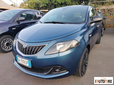 Lancia Ypsilon 1.0 FireFly 5 porte S&S Hybrid Silver Plus usata