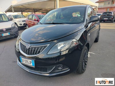Lancia Ypsilon 1.0 FireFly 5 porte S&S Hybrid Silver Plus usata