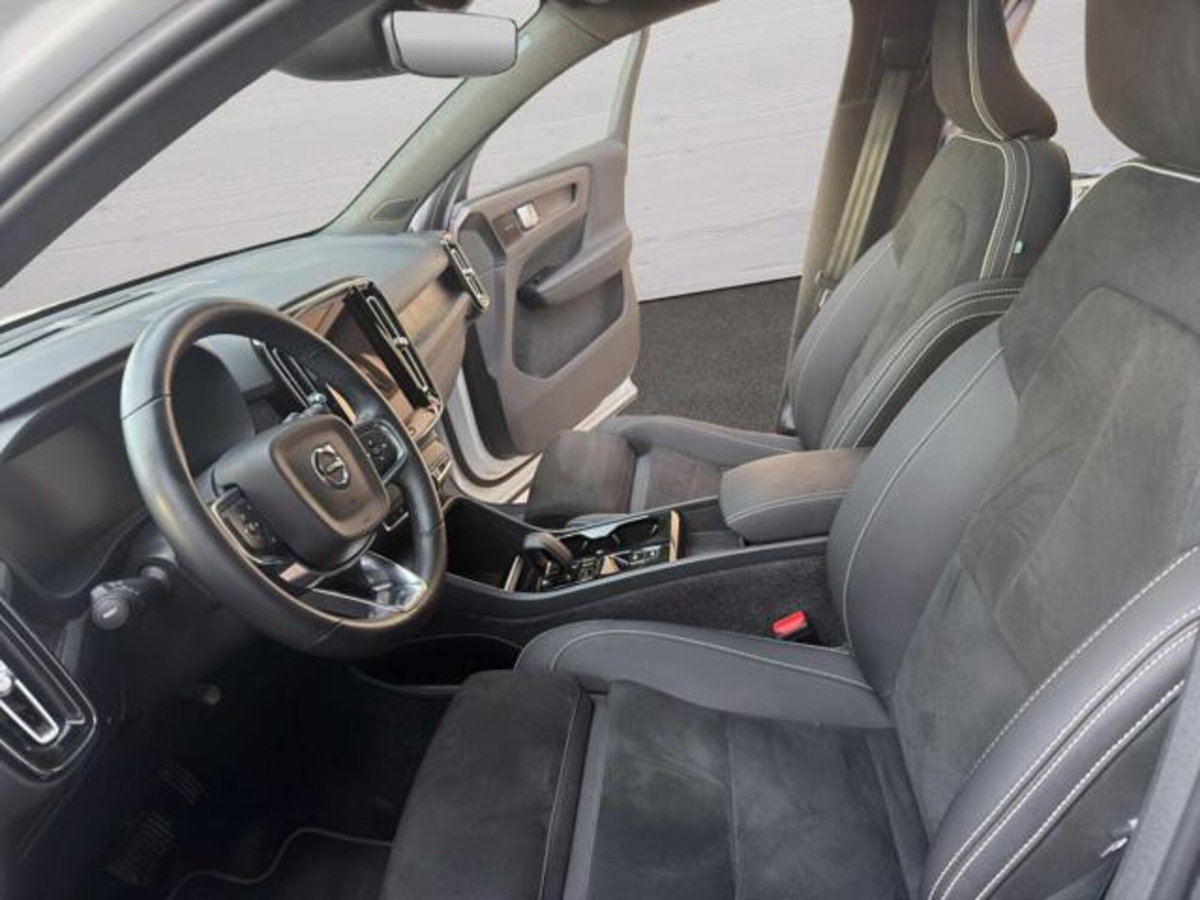 Volvo XC40 T4 Recharge Plug-in Hybrid R-design (9)