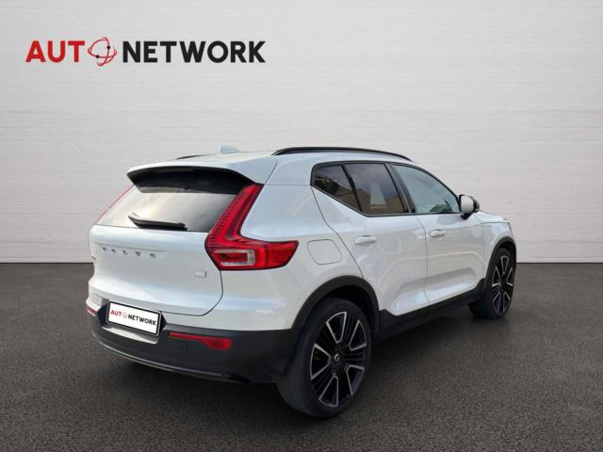 Volvo XC40 T4 Recharge Plug-in Hybrid R-design (2)