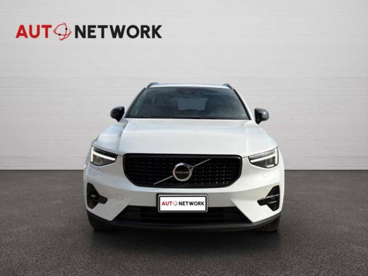 Volvo XC40 T4 Recharge Plug-in Hybrid R-design (4)