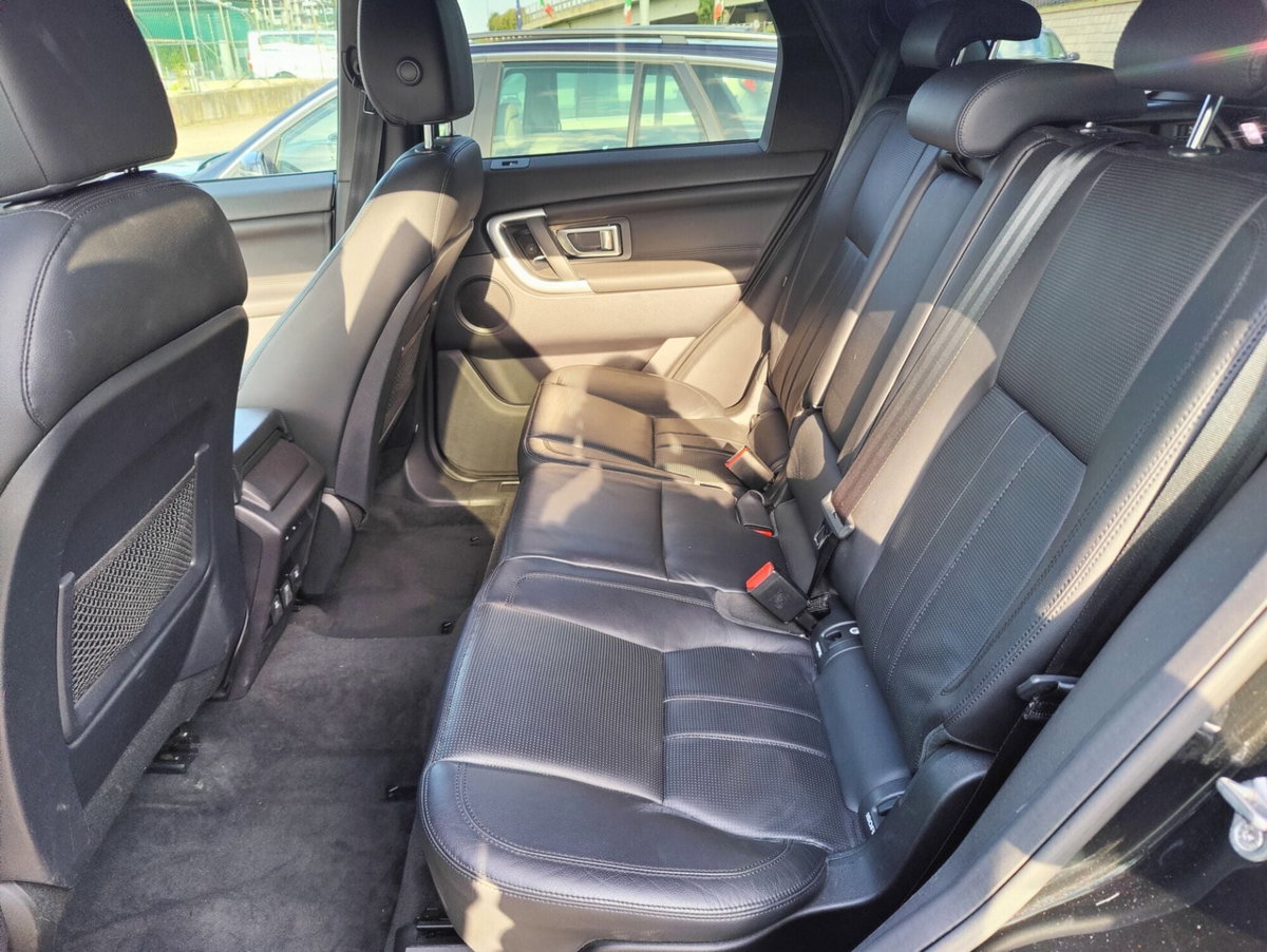 Land Rover Discovery Sport 2.0 TD4 150 CV HSE Luxury (13)