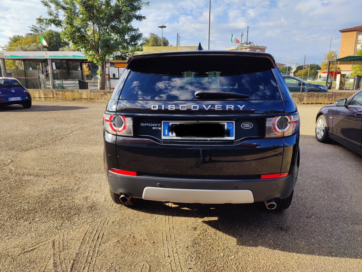 Land Rover Discovery Sport 2.0 TD4 150 CV HSE Luxury (2)