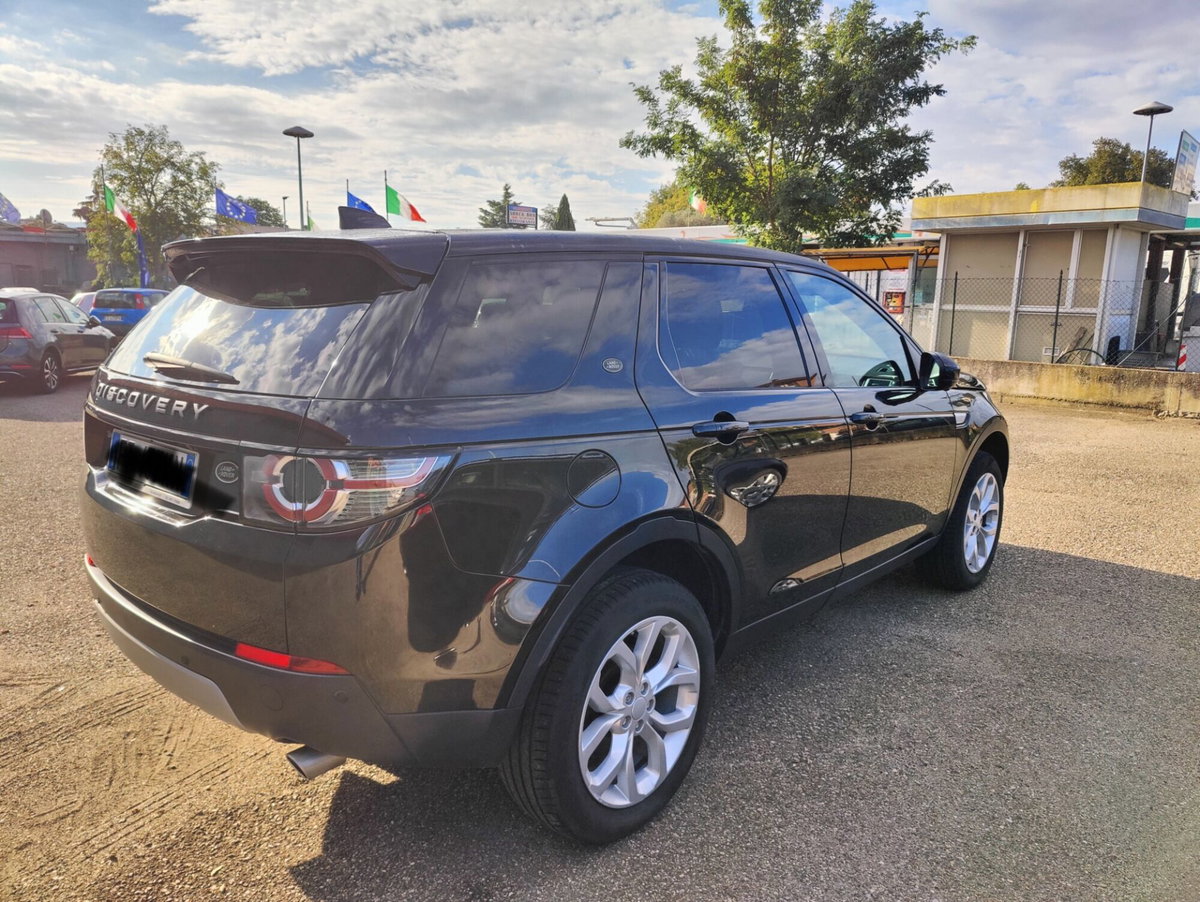 Land Rover Discovery Sport 2.0 TD4 150 CV HSE Luxury (4)