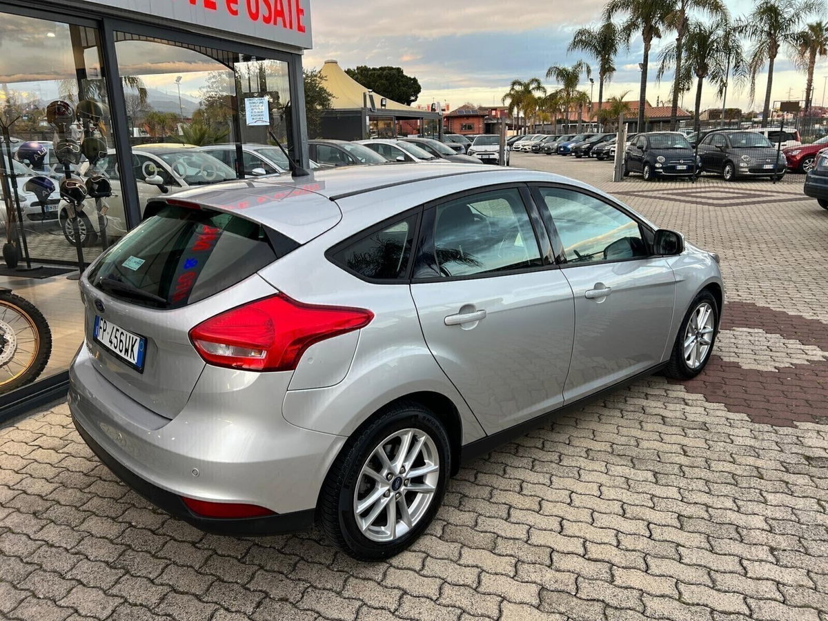 Ford Focus 1.5 TDCi 120 CV Start&Stop Titanium (4)