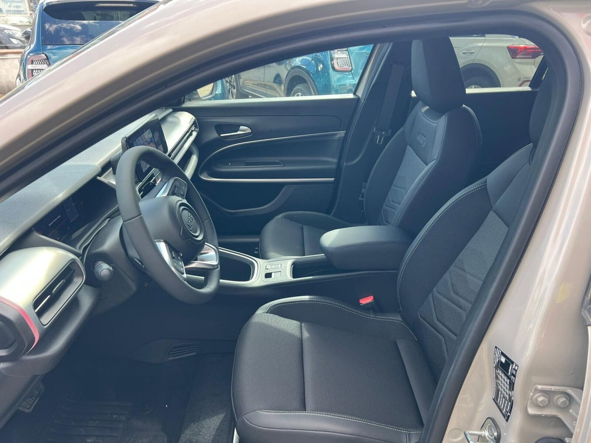 Jeep Avenger 1.2 turbo Summit fwd 100cv (10)