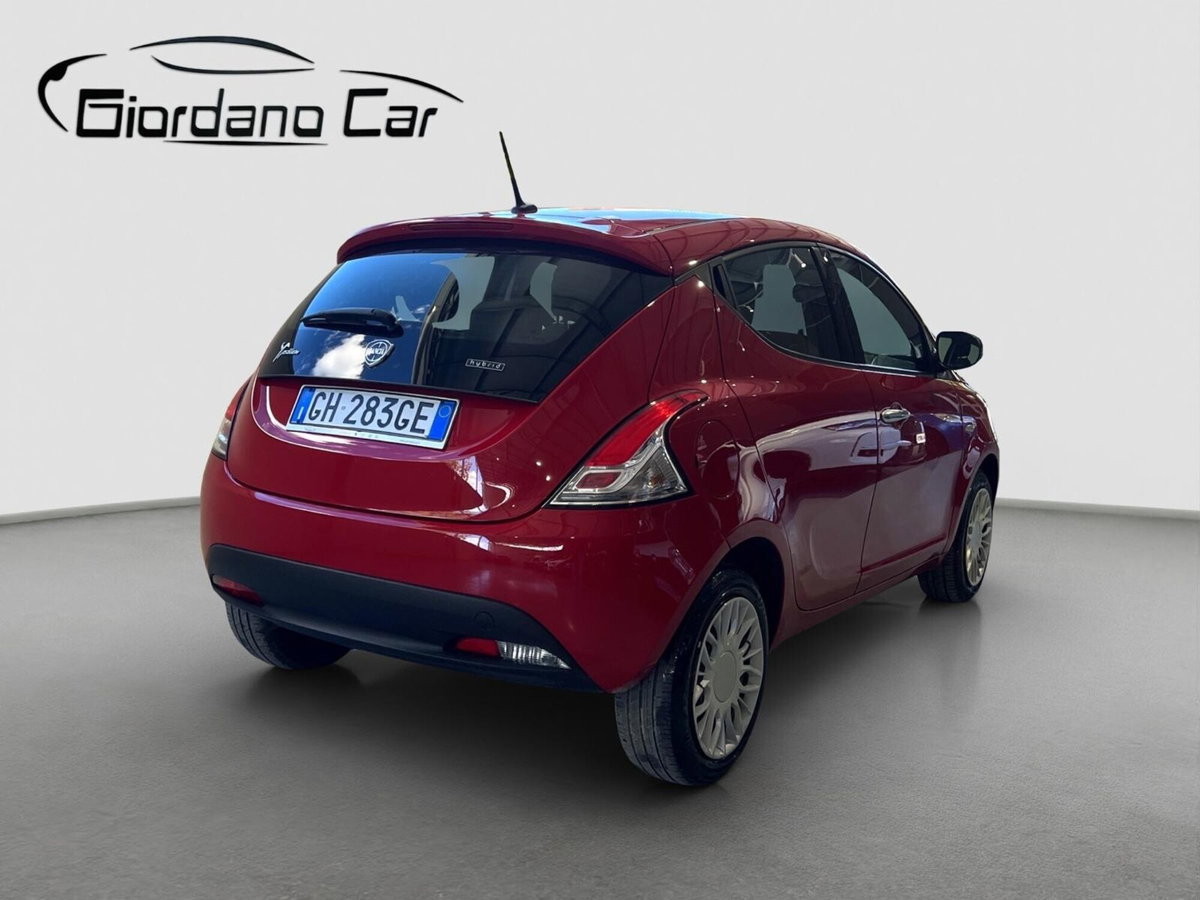 Lancia Ypsilon 1.0 FireFly 5 porte S&S Hybrid Ecochic Silver (7)