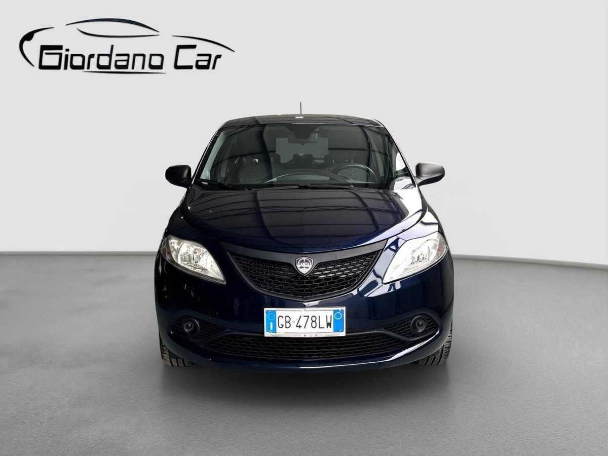 Lancia Ypsilon 1.2 69 CV 5 porte Elefantino Blu (2)
