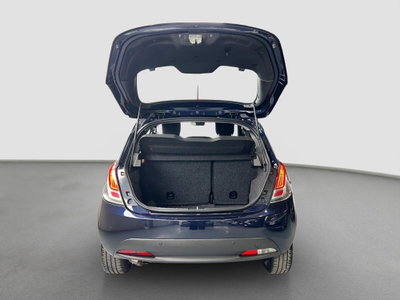 Lancia Ypsilon 1.2 69 CV 5 porte Elefantino Blu (8)