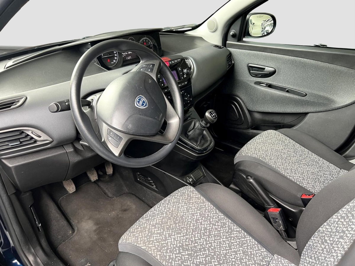 Lancia Ypsilon 1.2 69 CV 5 porte Elefantino Blu (9)