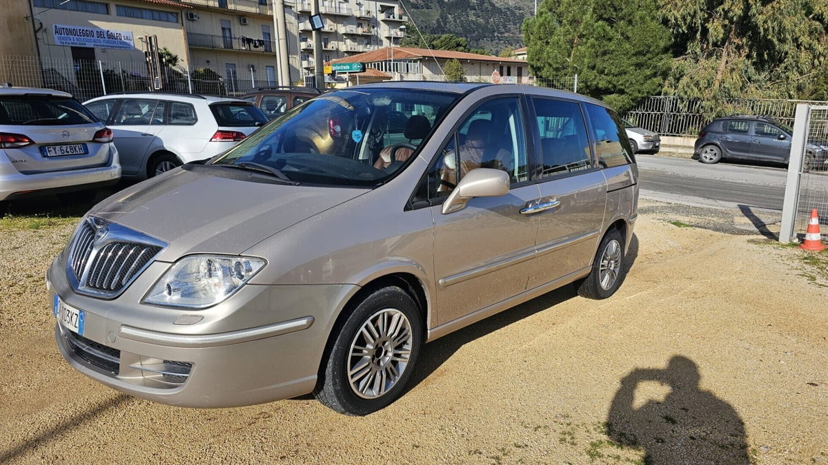 Lancia Phedra MJT Limited Edition (10)