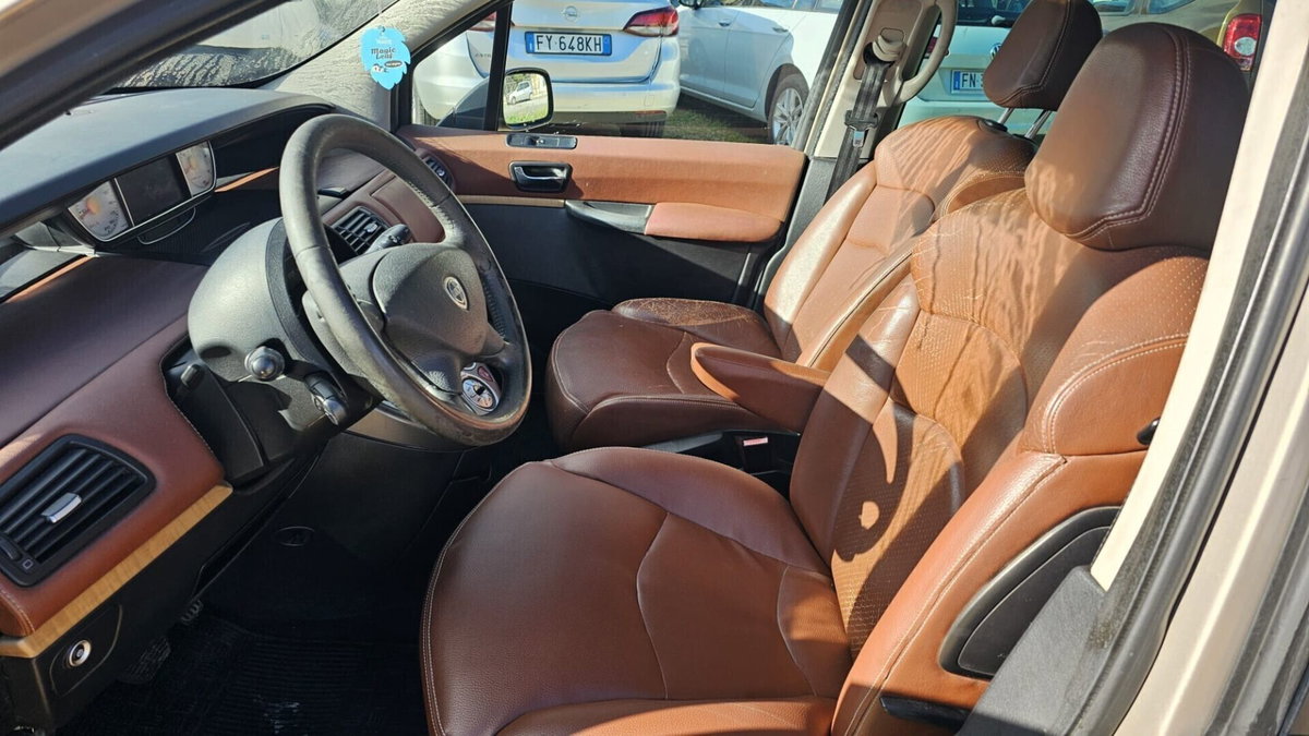 Lancia Phedra MJT Limited Edition (12)