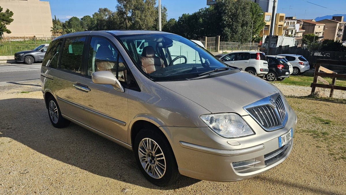 Lancia Phedra MJT Limited Edition (16)