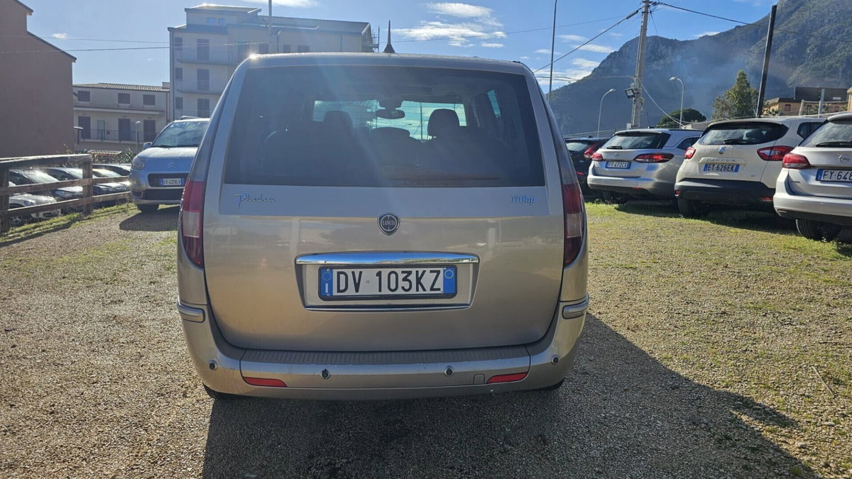 Lancia Phedra MJT Limited Edition (2)