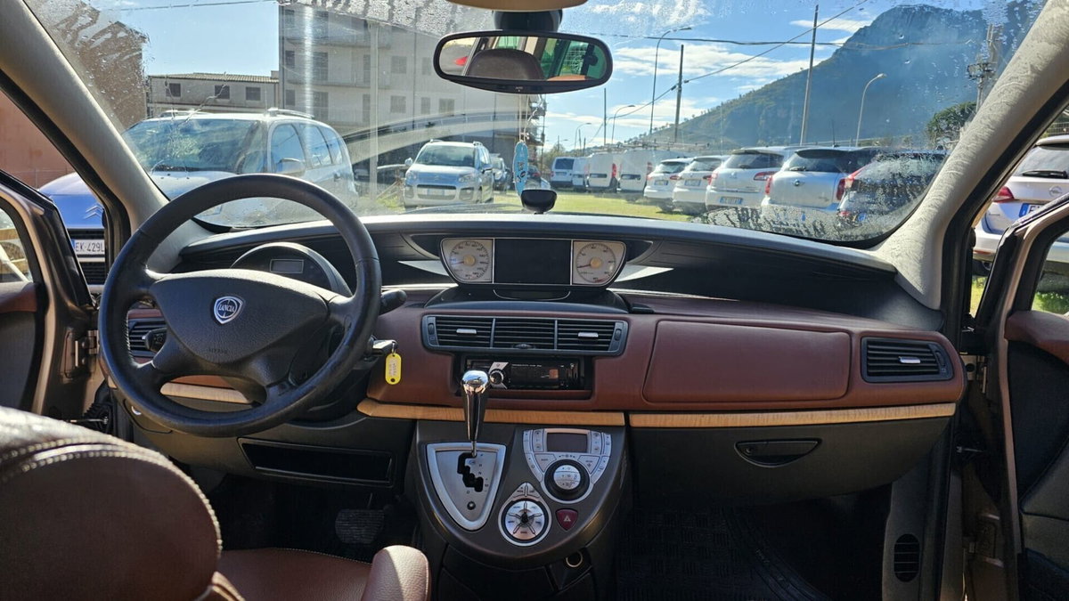 Lancia Phedra MJT Limited Edition (5)