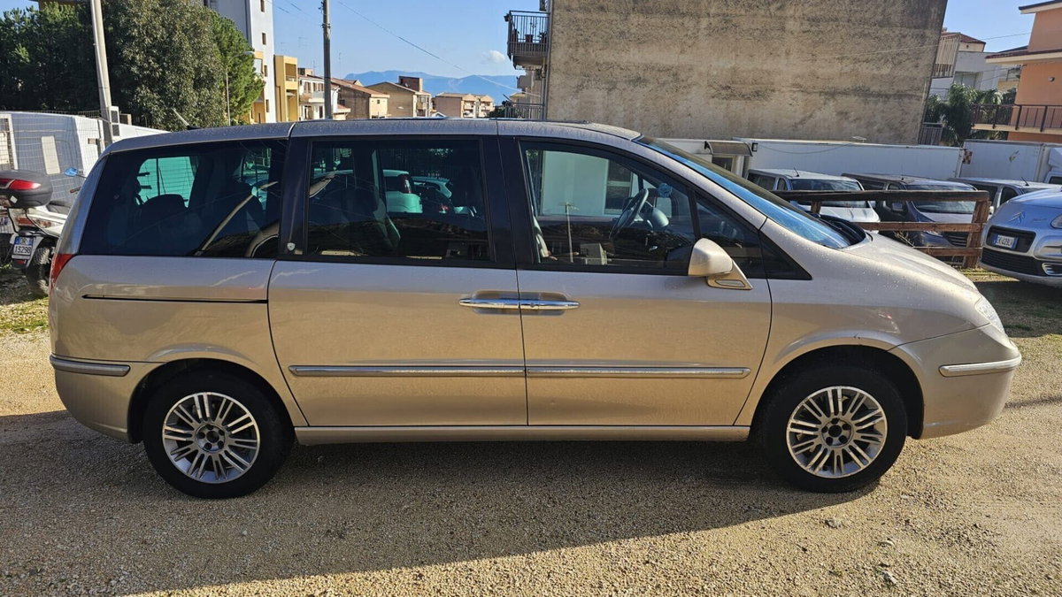 Lancia Phedra MJT Limited Edition (6)
