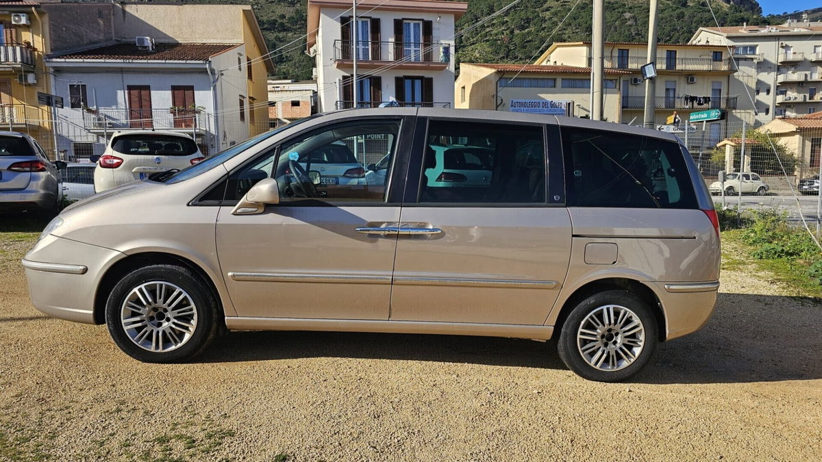 Lancia Phedra MJT Limited Edition (8)