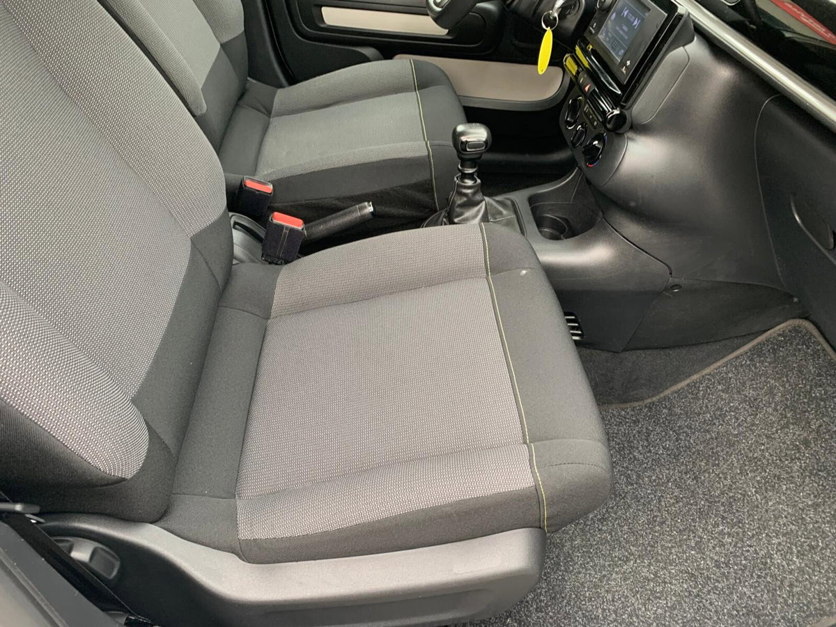Citroen C3 BlueHDi 100 S&S Van Feel (10)