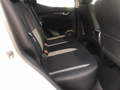 Nissan Qashqai 1.6 dCi 4WD Business (12)